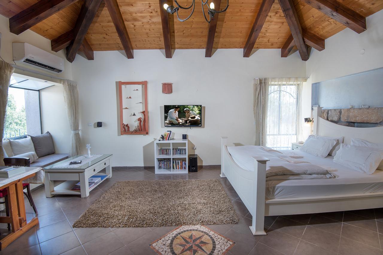 The Sound Of The Flute Bed and Breakfast Amirim Exteriör bild
